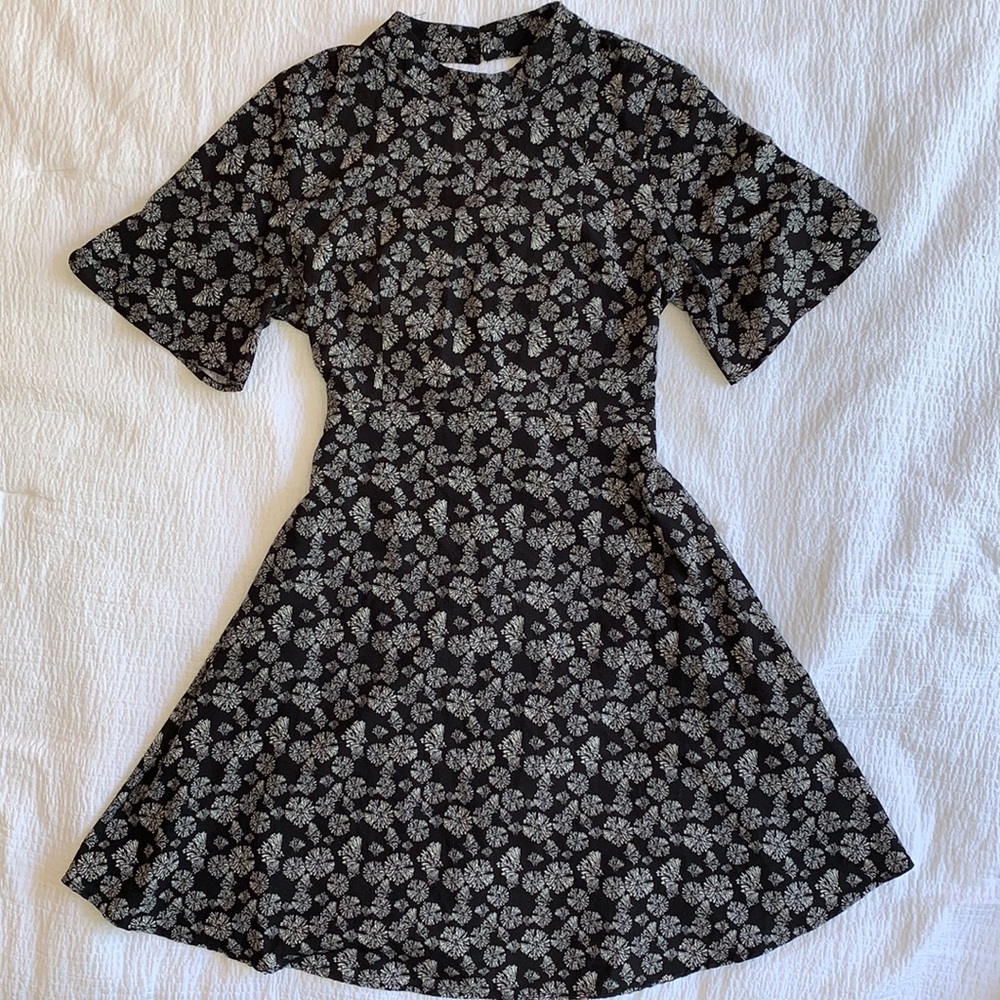 Black/White/Gray Floral Mock-neck Dress